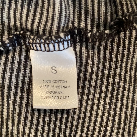 PacSun Men’s Fitted Distressed Tee - Small - Picture 4 of 4